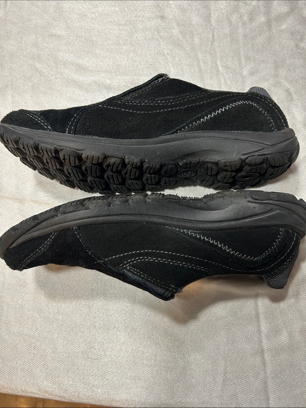 Merrell Black Suede Slip-On Loafers size 7.5